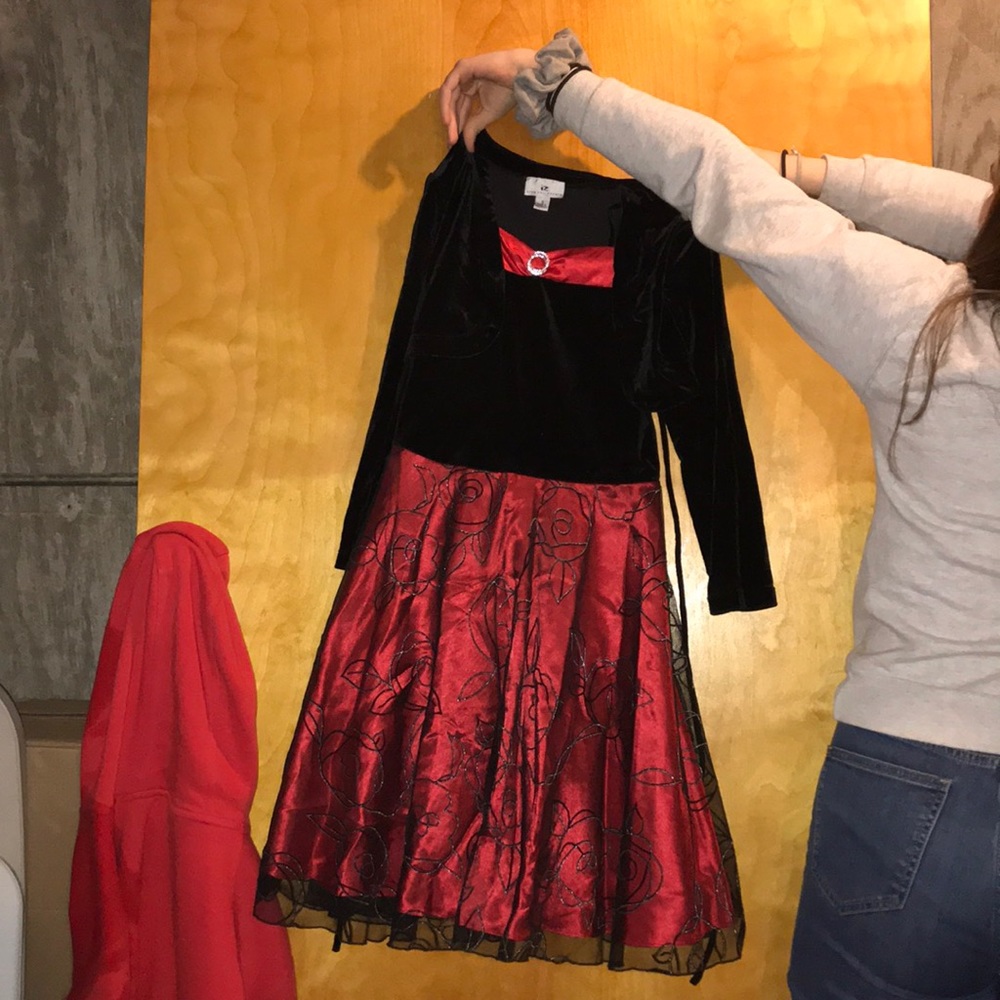 Cute formal girls dress size 8